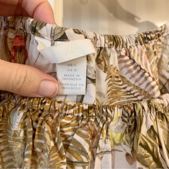 H&M tropical botanical print cotton blouse - Picture 3 of 6